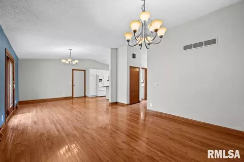223 28th Ave, Moline, IL 61265 photo 7