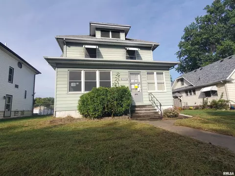 2026 N Marquette St, Davenport, IA 52804