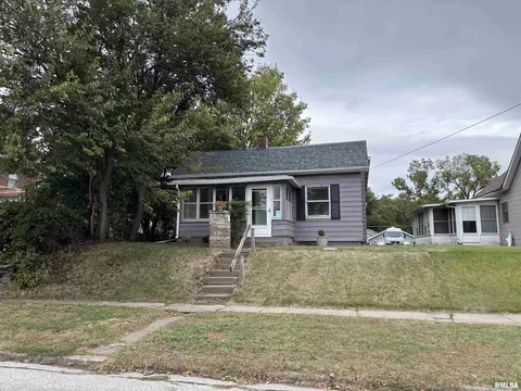 1613 14th Ave, Moline, IL 61265 photo 1