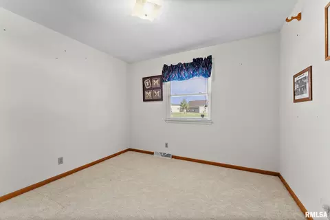 4757 19th Ave, Moline, IL 61265 photo 16