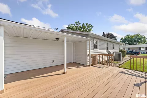 4757 19th Ave, Moline, IL 61265 photo 7
