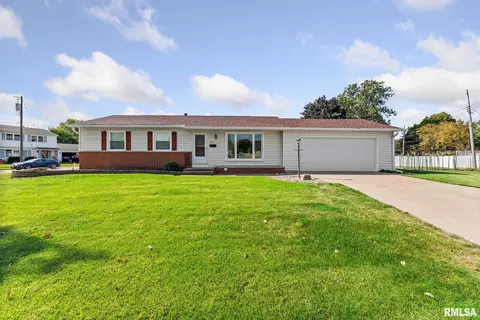 4757 19th Ave, Moline, IL 61265 photo 2