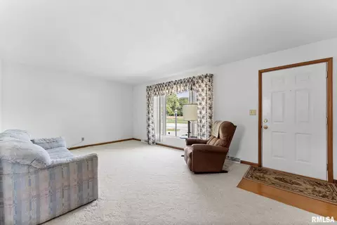4757 19th Ave, Moline, IL 61265 photo 9