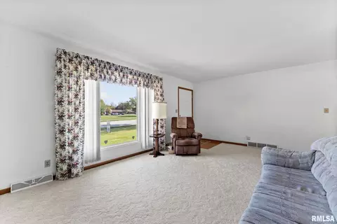 4757 19th Ave, Moline, IL 61265 photo 10