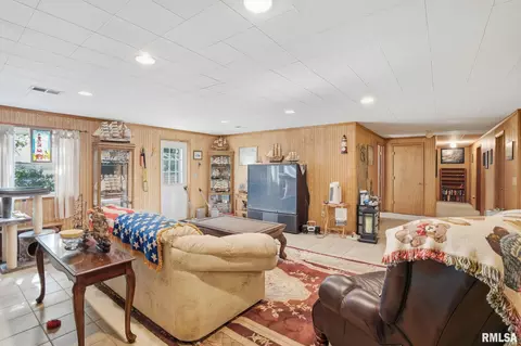 211 Longview Dr, Geneseo, IL 61254 photo 6