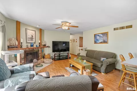 211 Longview Dr, Geneseo, IL 61254 photo 7