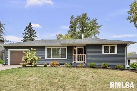2738 Kelling St, Davenport, IA 52804