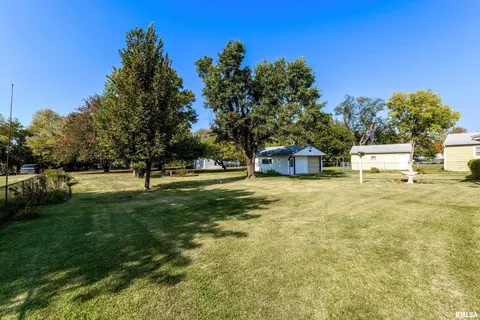 210 E 17th St, Milan, IL 61264 photo 24