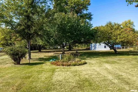 210 E 17th St, Milan, IL 61264 photo 25