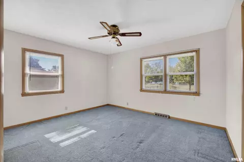 210 E 17th St, Milan, IL 61264 photo 20