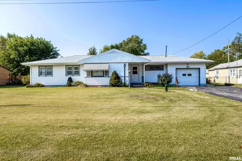 210 E 17th St, Milan, IL 61264