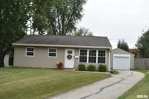 2319 Waters Ct, Quincy, IL 62301