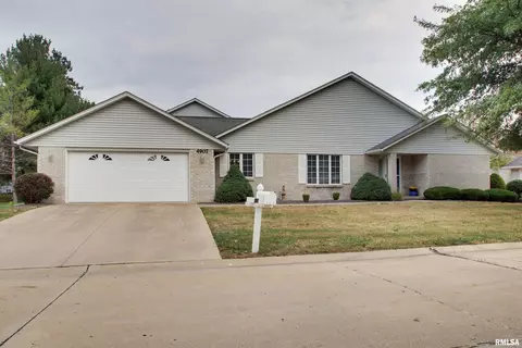 4907 Lake View Dr, Quincy, IL 62305