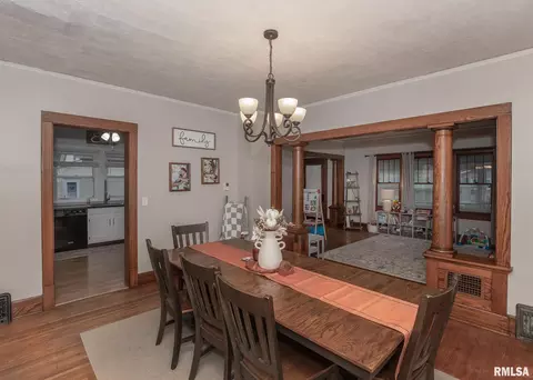 2424 4th St, Moline, IL 61265 photo 18