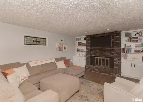 2424 4th St, Moline, IL 61265 photo 25