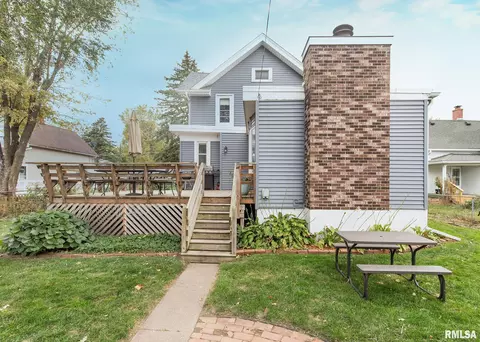 2424 4th St, Moline, IL 61265 photo 6