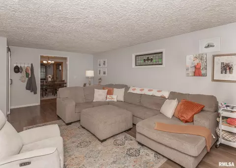 2424 4th St, Moline, IL 61265 photo 23