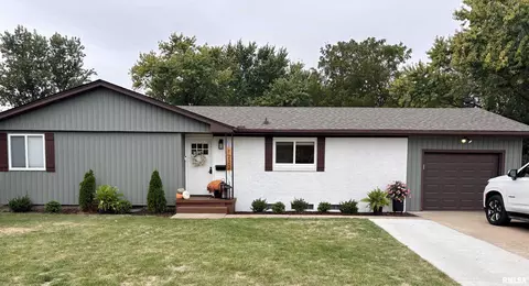 1222 Whittier Ct, Clinton, IA 52732