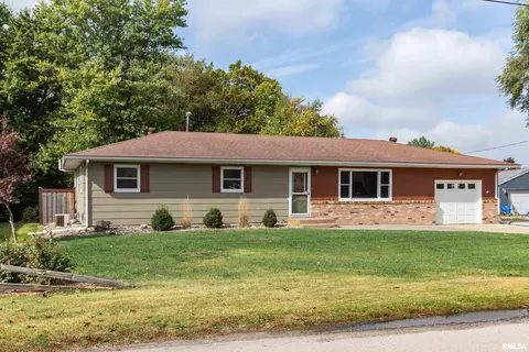 1612 W 5th St, Coal Valley, IL 61240
