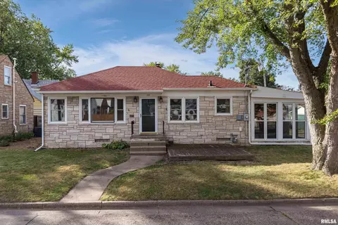 316 20th Ave, Moline, IL 61265