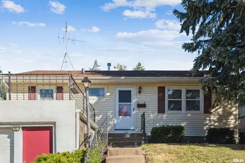 1414 W 9th St, Davenport, IA 52804