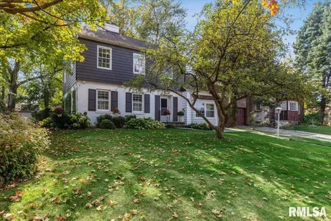 3009 E 18th St, Davenport, IA 52803