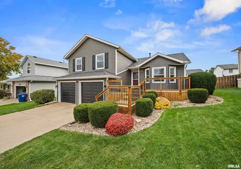 6121 Jebens Ave, Davenport, IA 52806