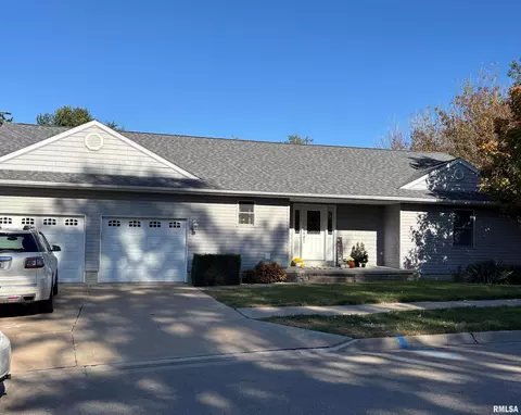 510 33rd Ave N, Clinton, IA 52732