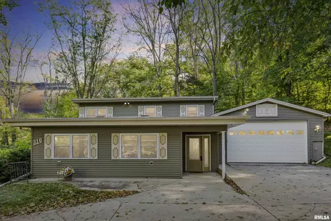 316 12th St, Rapids City, IL 61278