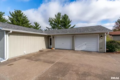112 Glenview Ct, Sherrard, IL 61281