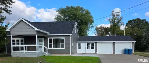 704 Spruce St, Savanna, IL 61074