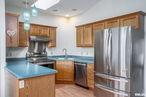 950 Arbor Dr, Moline, IL 61265 photo 6