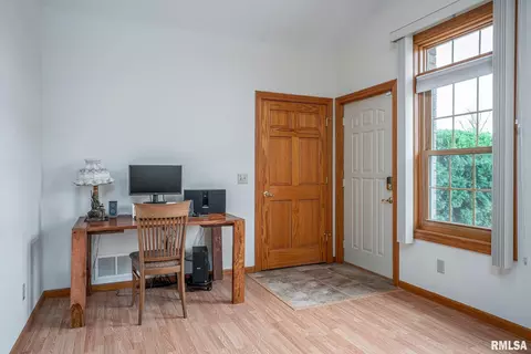 950 Arbor Dr, Moline, IL 61265 photo 7