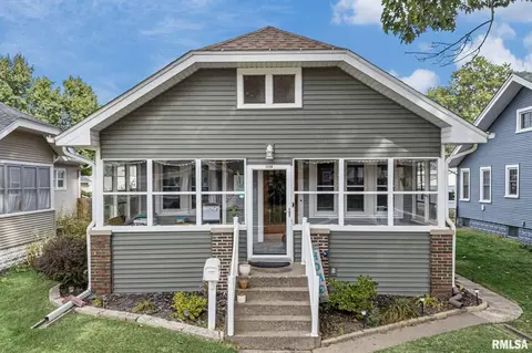 1136 E Dover Ct, Davenport, IA 52803
