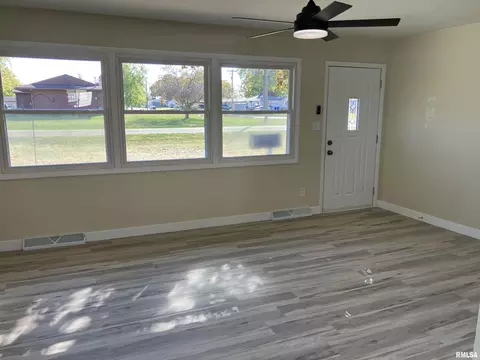 400 E Garfield St, Kewanee, IL 61443 photo 8