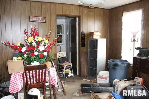 236 W Mcclure St, Kewanee, IL 61443
