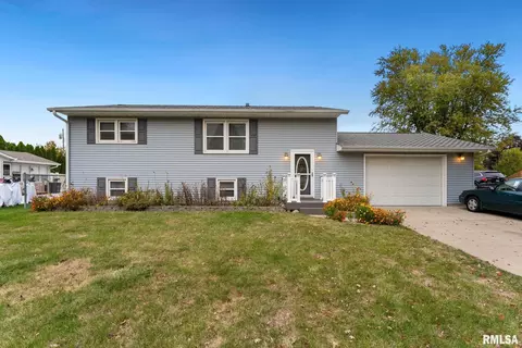 917 5th Street A, Hampton, IL 61256