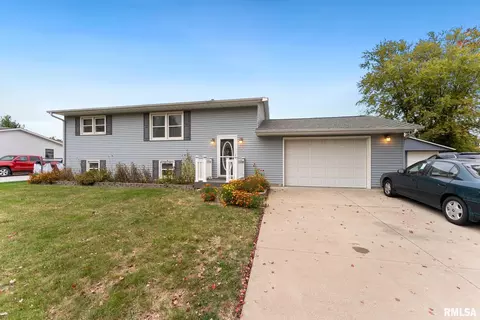 917 5th Street A, Hampton, IL 61256 photo 2
