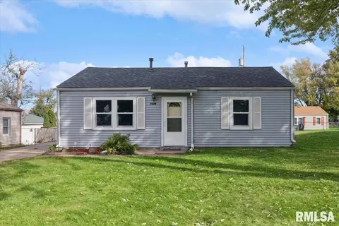 7319 Volquardsen Ave, Davenport, IA 52806