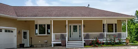 8823 Edwards Rd, Geneseo, IL 61254