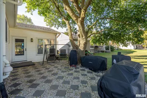 627 E Main St, Geneseo, IL 61254 photo 15