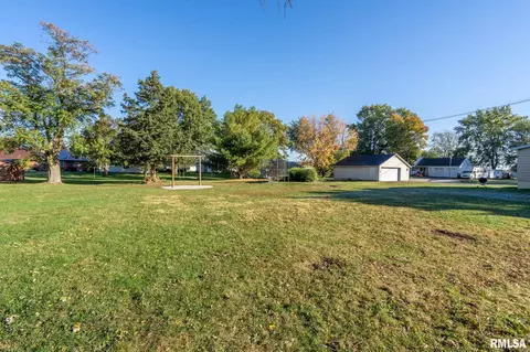 627 E Main St, Geneseo, IL 61254 photo 18