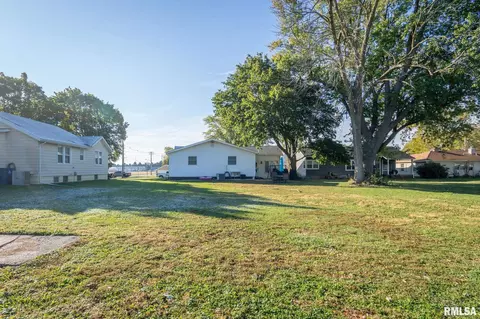 627 E Main St, Geneseo, IL 61254 photo 16