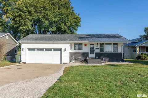 627 E Main St, Geneseo, IL 61254