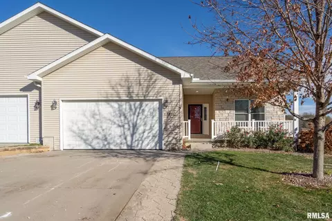 1811 E 6th St, Coal Valley, IL 61240