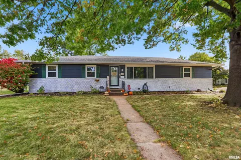 4505 Sheridan St, Davenport, IA 52806