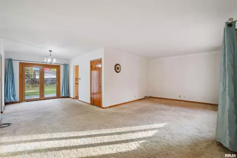 603 33rd Ave, Moline, IL 61265 photo 8