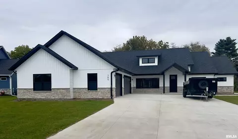 389 Linda Ln, Riverdale, IA 52722