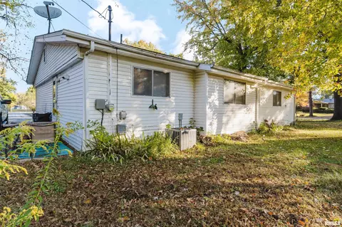 829 Melody Ln, Herrin, IL 62948 photo 18