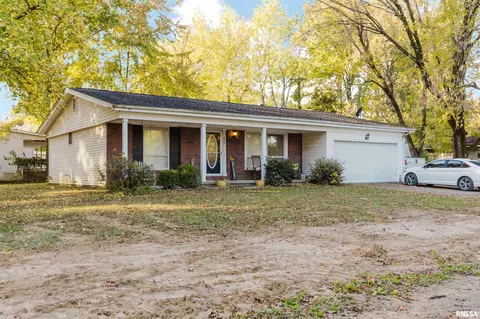 829 Melody Ln, Herrin, IL 62948